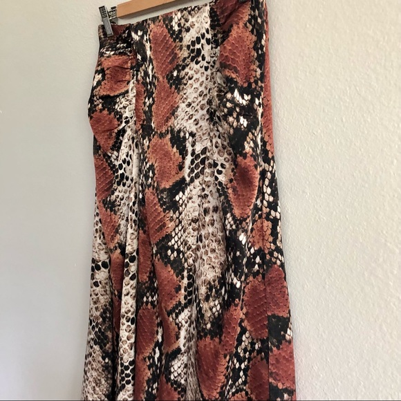 [NWT] MNG Animal Print Midi Skirt w Ruched Waist & Side Slit Size S - Picture 6 of 15